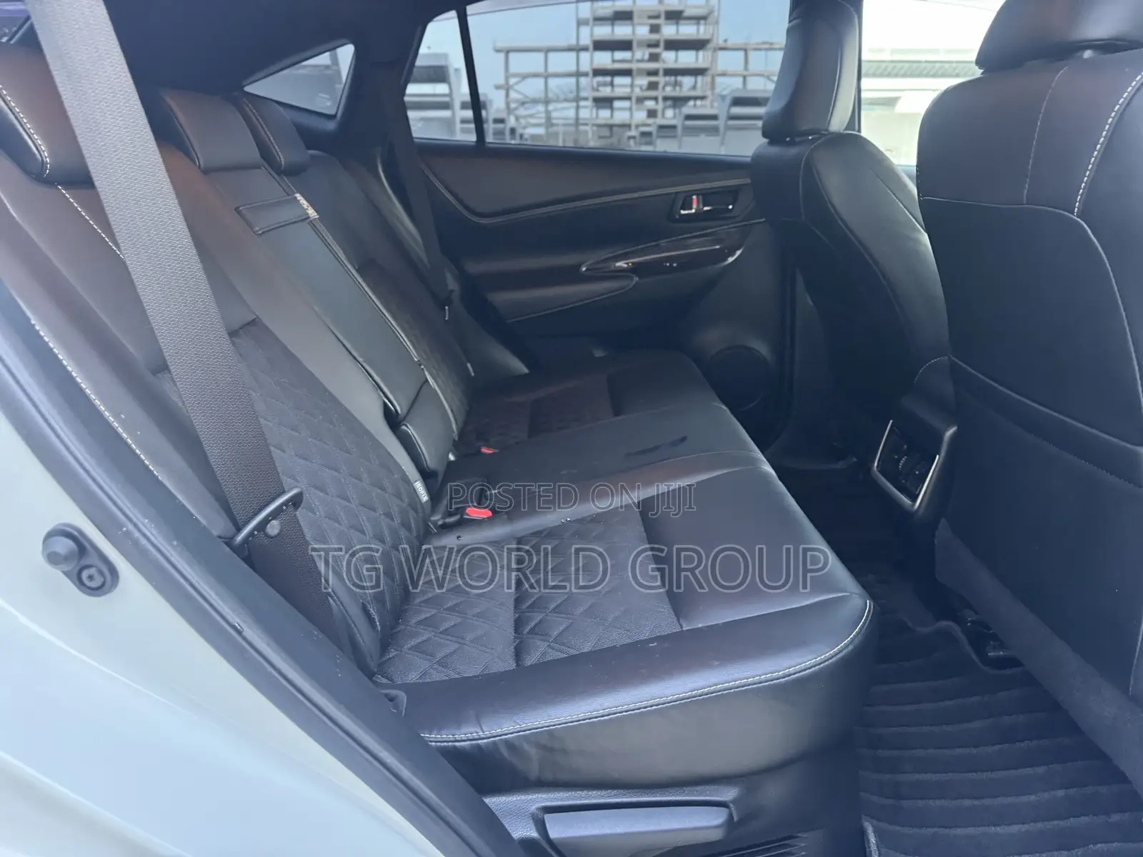 Toyota Harrier 2.0 2014 White