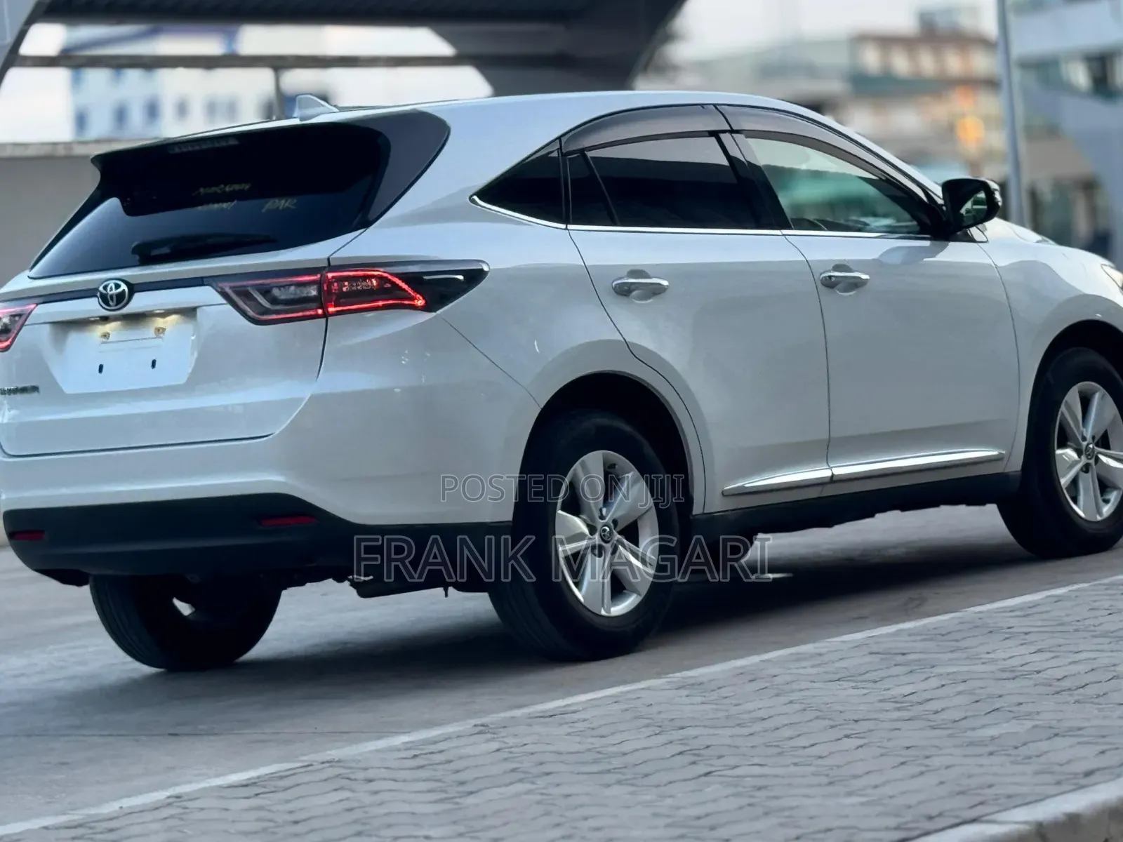 Toyota Harrier 2.0 2014 White