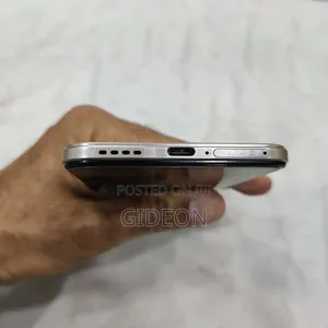New Vivo V23 256 GB Gold