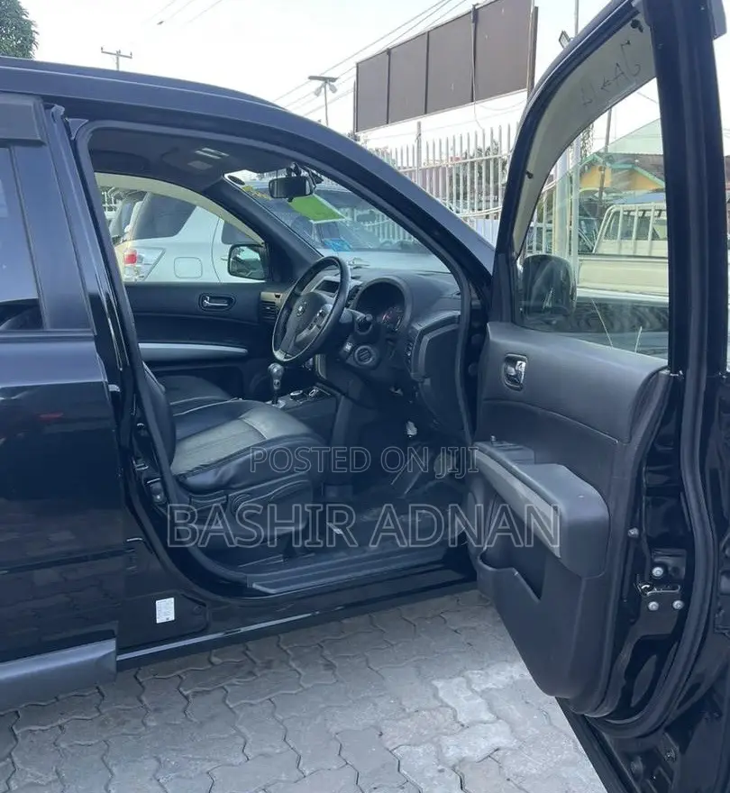 Nissan X-Trail 2012 Matt Black