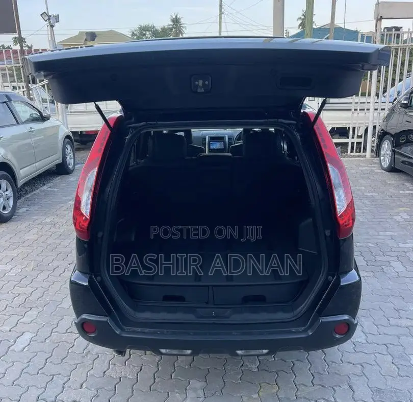 Nissan X-Trail 2012 Matt Black