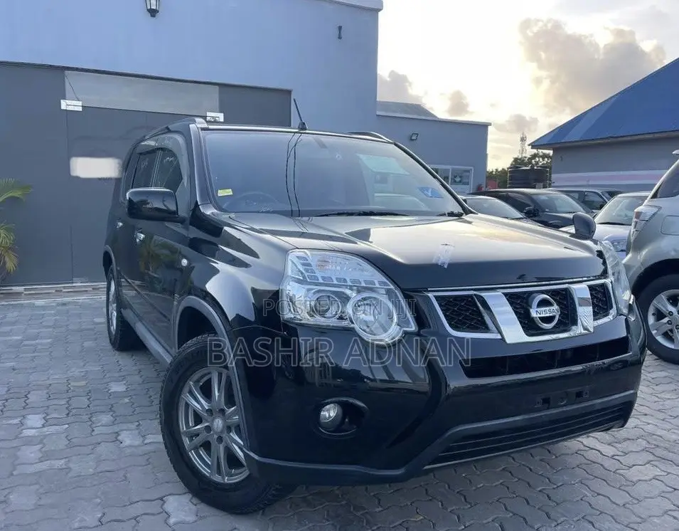 Nissan X-Trail 2012 Matt Black