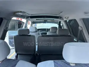 Toyota Estima 2000 Silver
