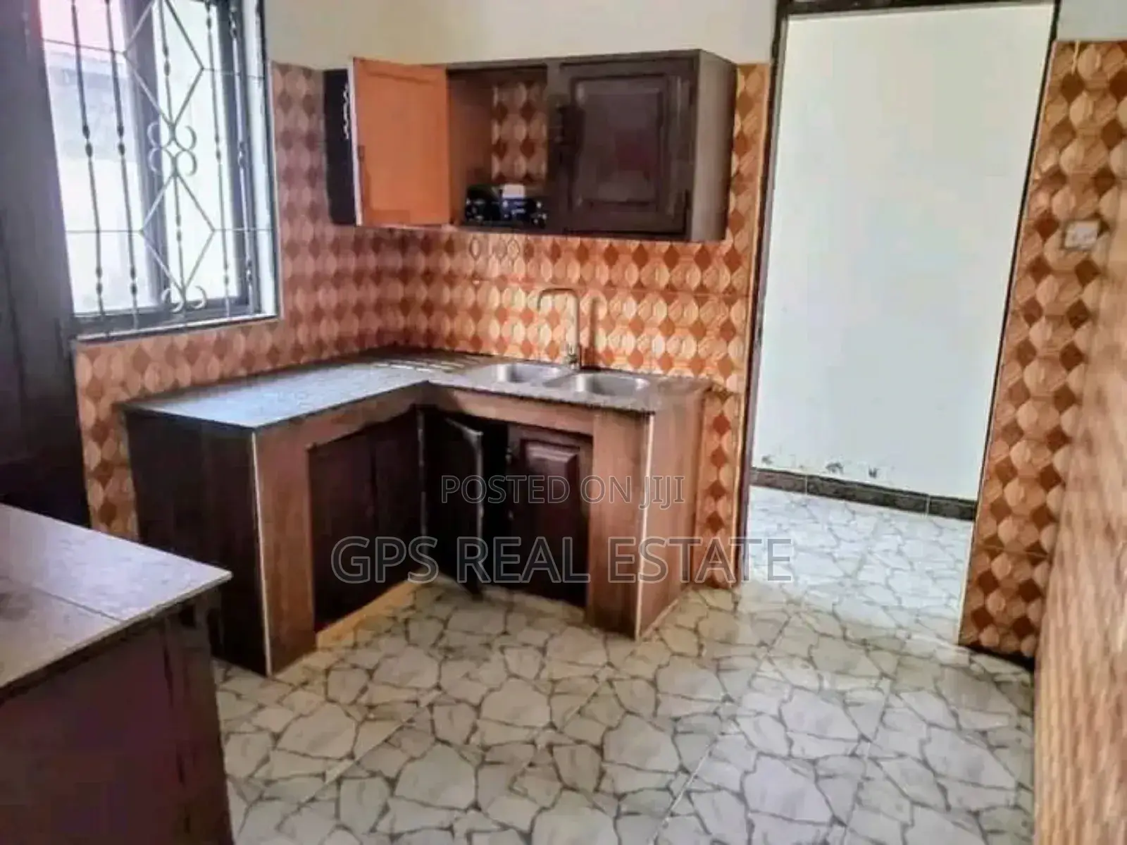 3bdrm House in Kivule Frem 10, Ilala for sale
