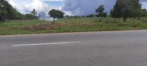 Vigwaza Kambini Karibu Na Bandari Kavu Ya Kwala