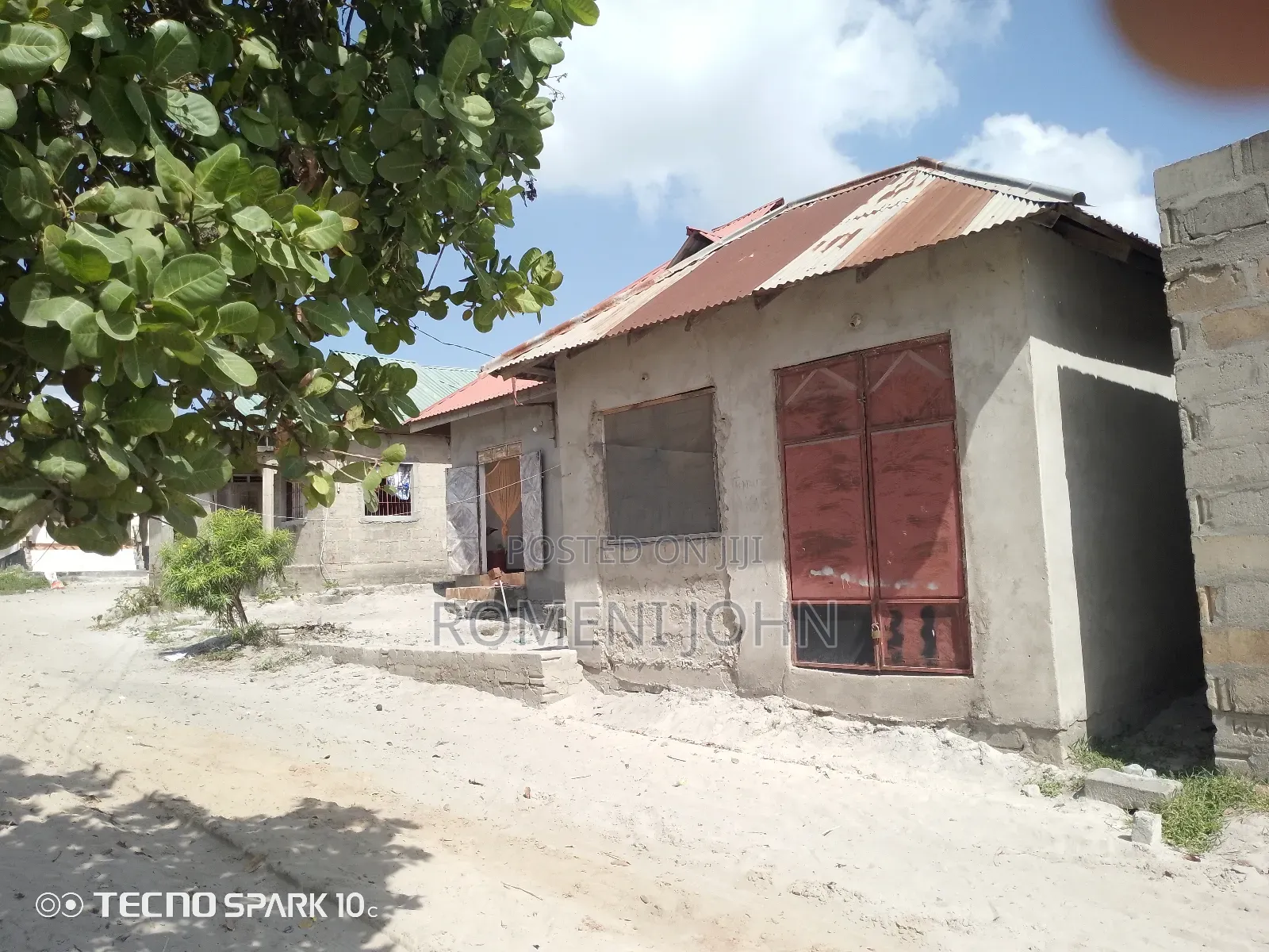 6bdrm House in Tanzania Daresalaam, Ilala for sale