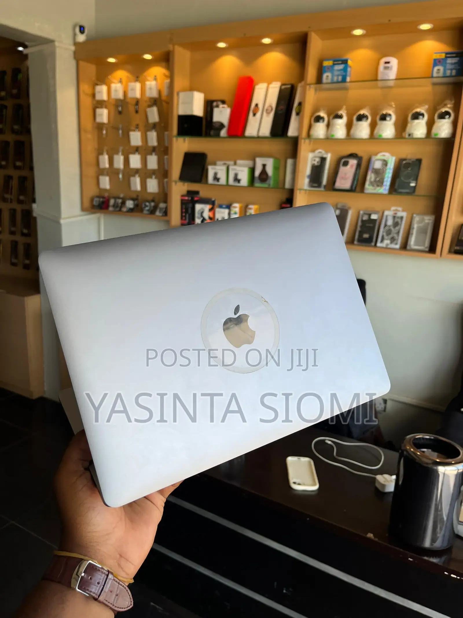 Laptop Apple MacBook Pro 2020 8GB Apple M1 SSD 512GB