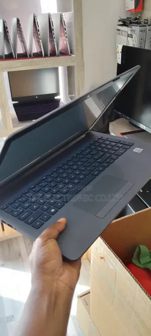 New Laptop HP 250 G7 4GB Intel Core I3 HDD 1T