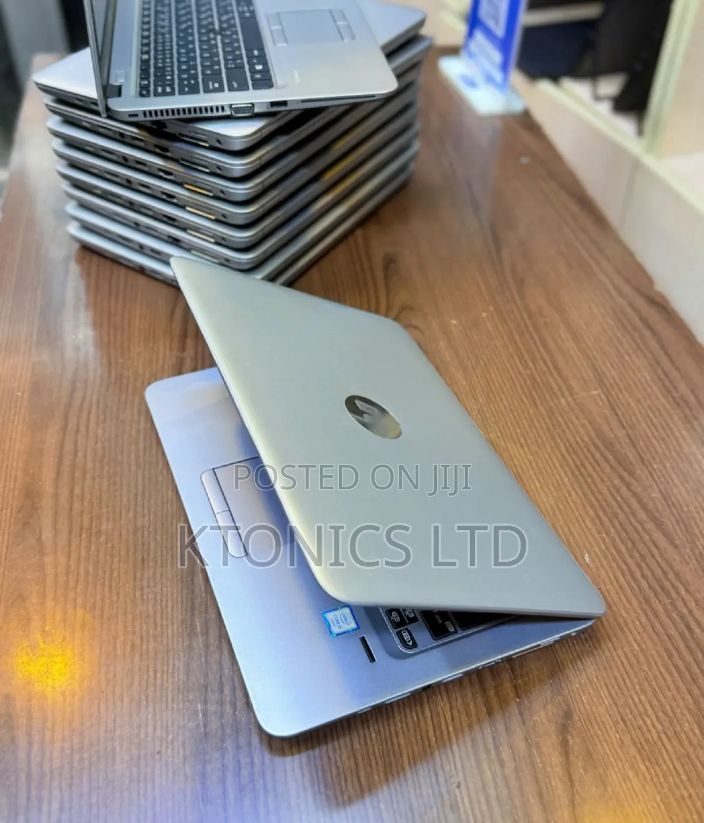 Laptop HP EliteBook 820 G3 8GB Intel Core I5 HDD+SSD 256GB