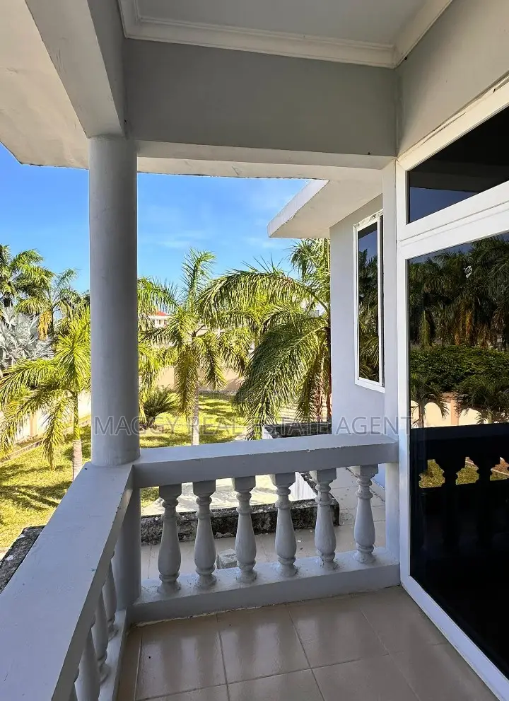 6bdrm House in Mbweni Jkt for rent