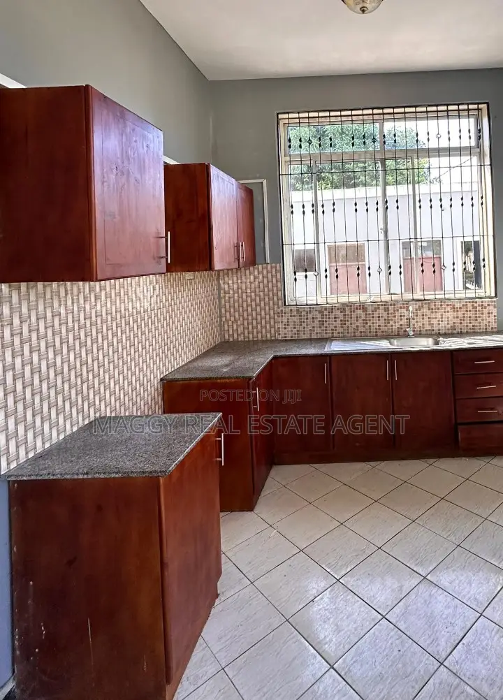 6bdrm House in Mbweni Jkt for rent