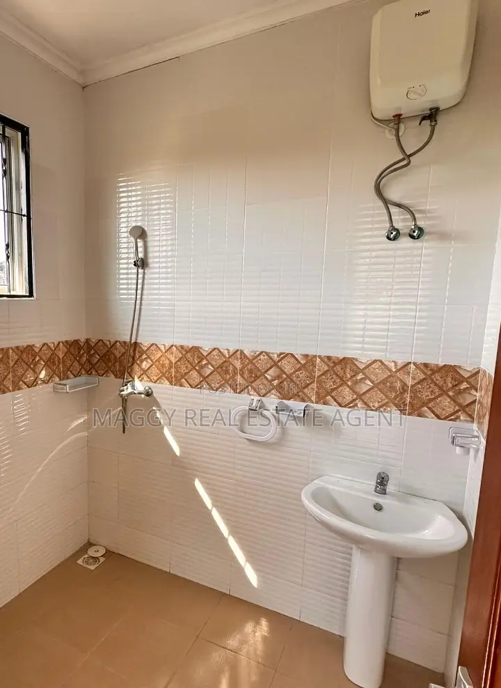 6bdrm House in Mbweni Jkt for rent