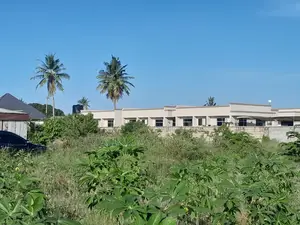 Kiwanja Kinauzwa Kigamboni Kibada