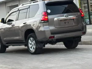 Toyota Land Cruiser Prado 2022 Gray