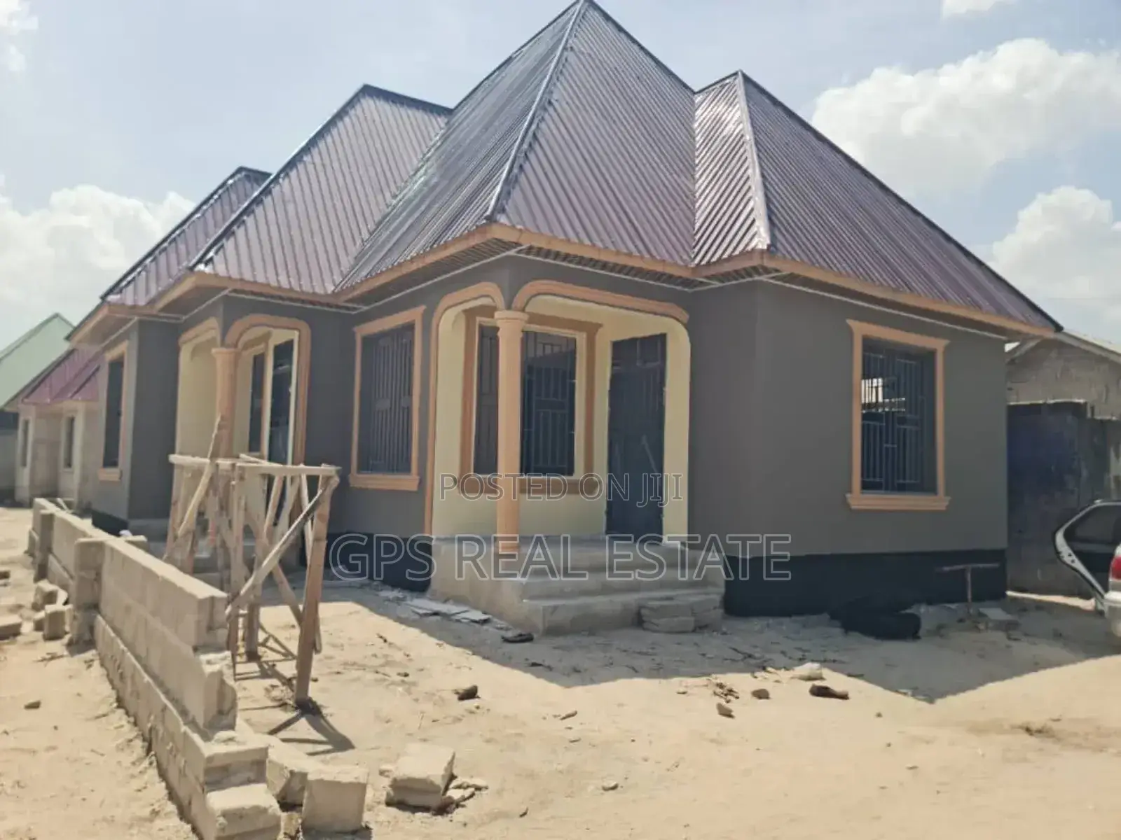 3bdrm House in Chamazi Mfenesini, Kinondoni for sale
