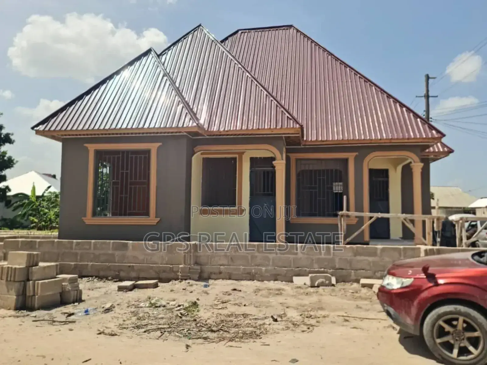 3bdrm House in Chamazi Mfenesini, Kinondoni for sale
