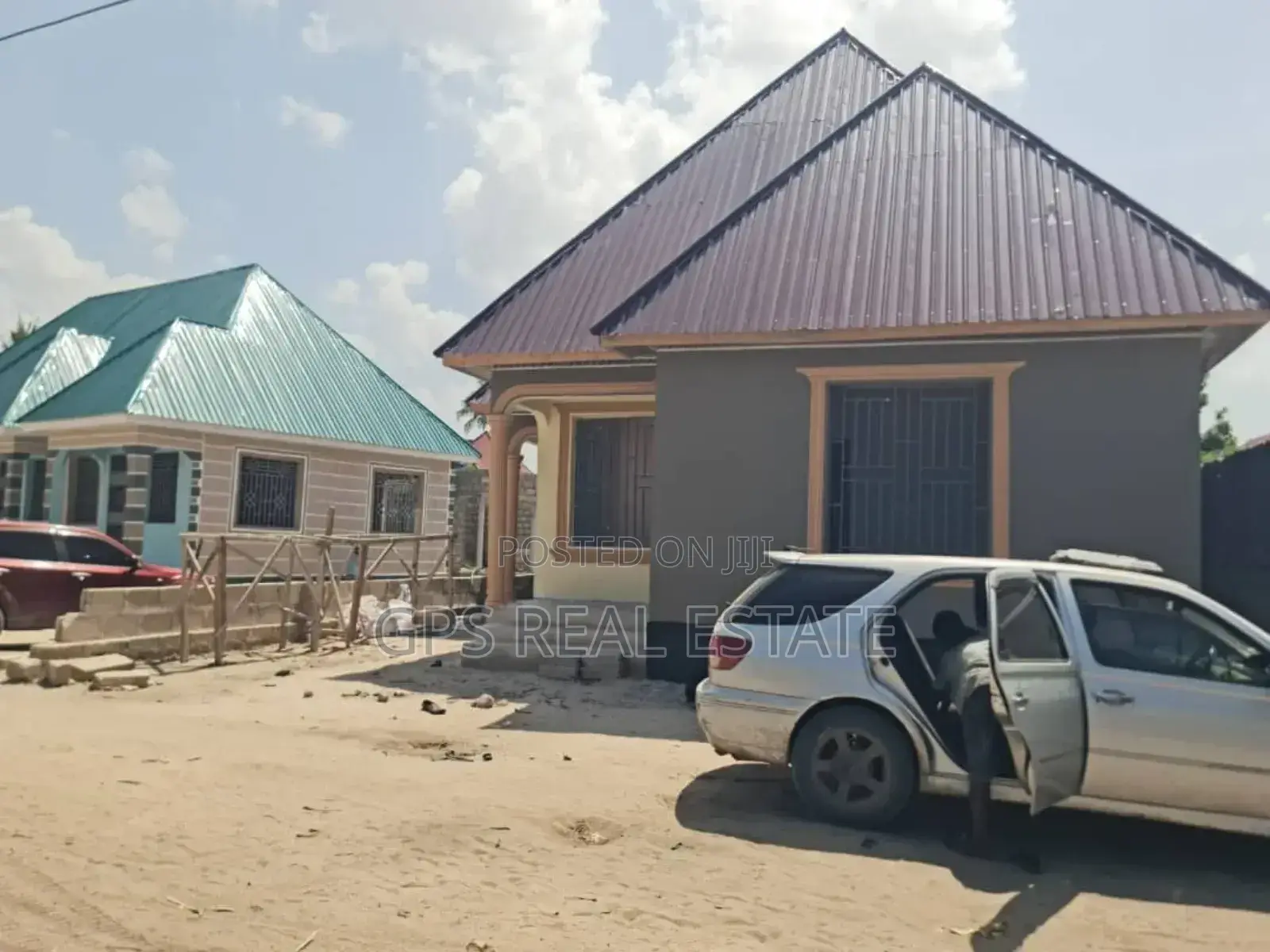 3bdrm House in Chamazi Mfenesini, Kinondoni for sale