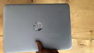 Laptop HP EliteBook 820 G3 4GB Intel Core I3 HDD 500GB