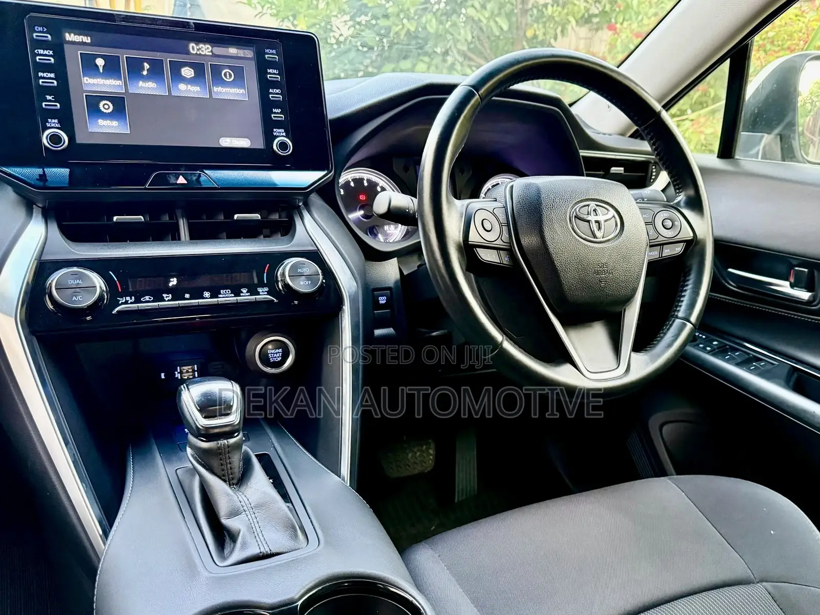 Toyota Harrier 2.5 Hybrid 2021 White