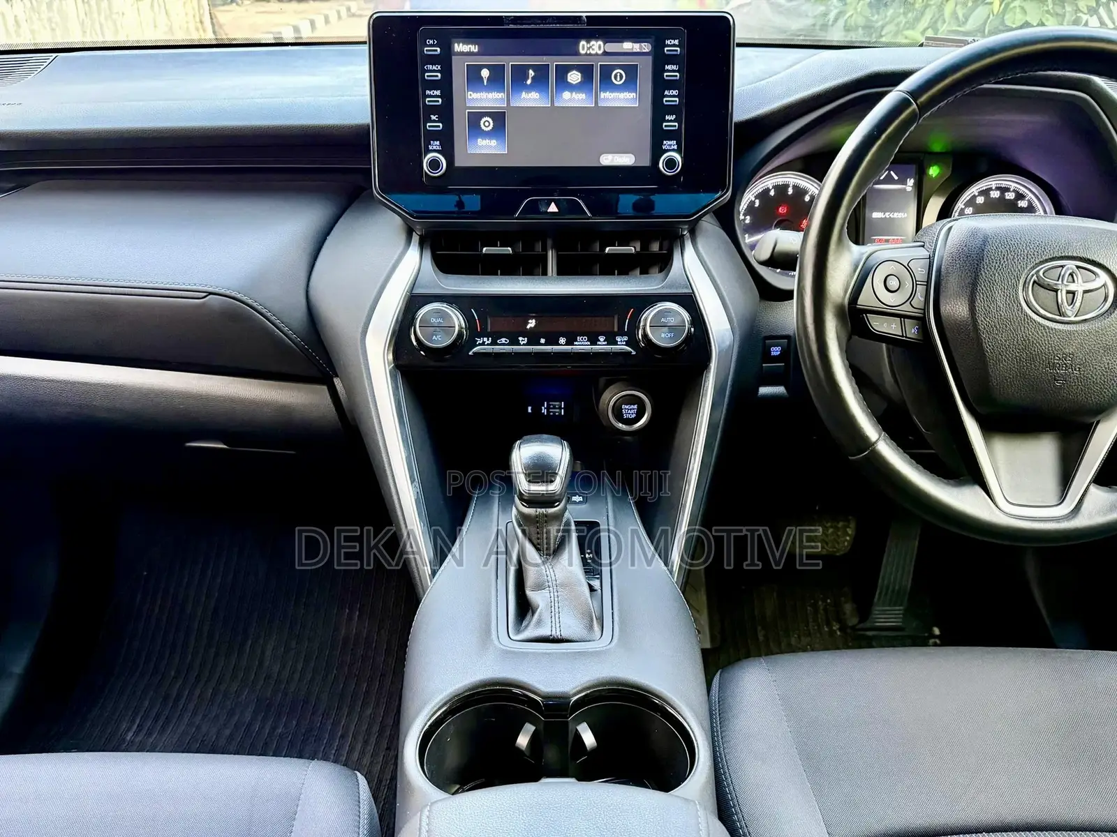 Toyota Harrier 2.5 Hybrid 2021 White