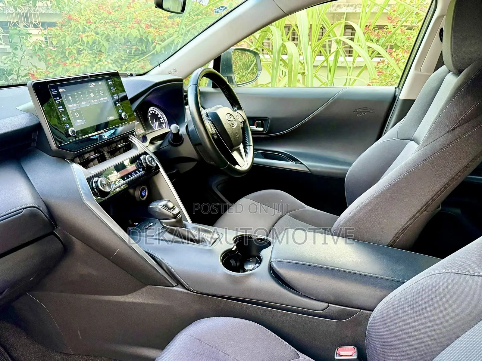 Toyota Harrier 2.5 Hybrid 2021 White