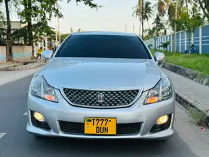 Toyota Crown 2010 Silver