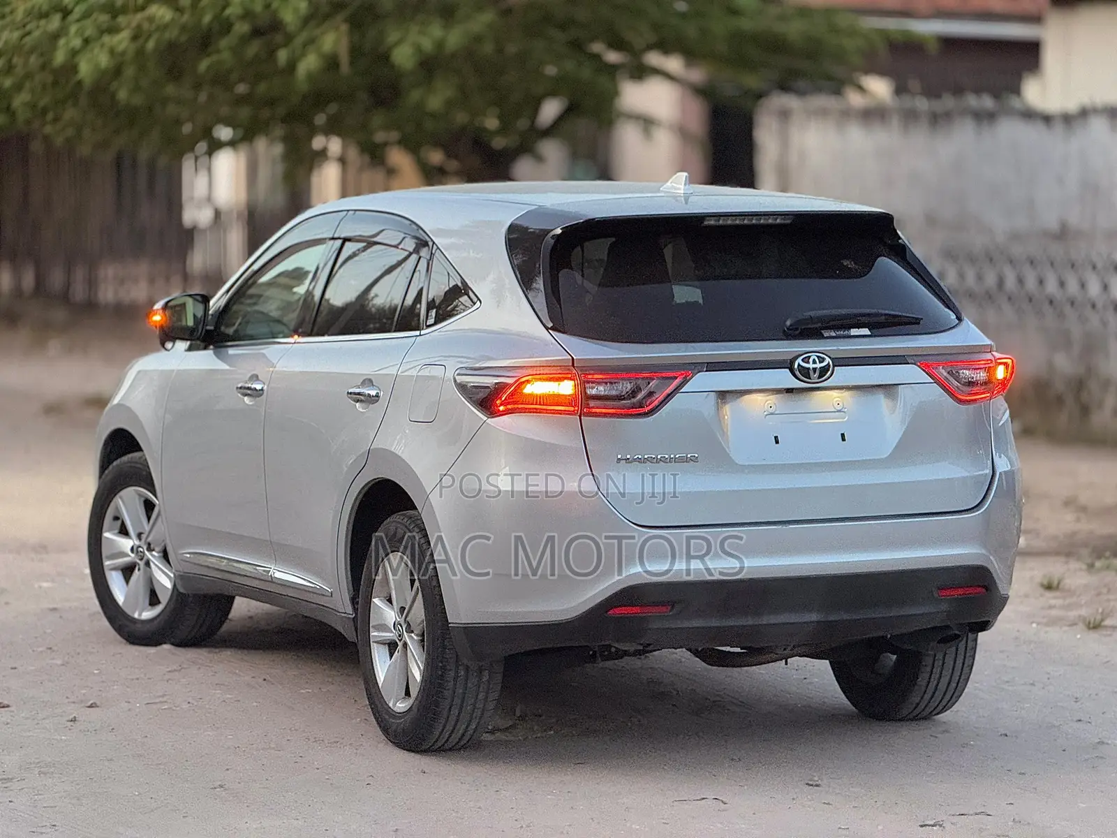 Toyota Harrier 2.0 2014 Silver