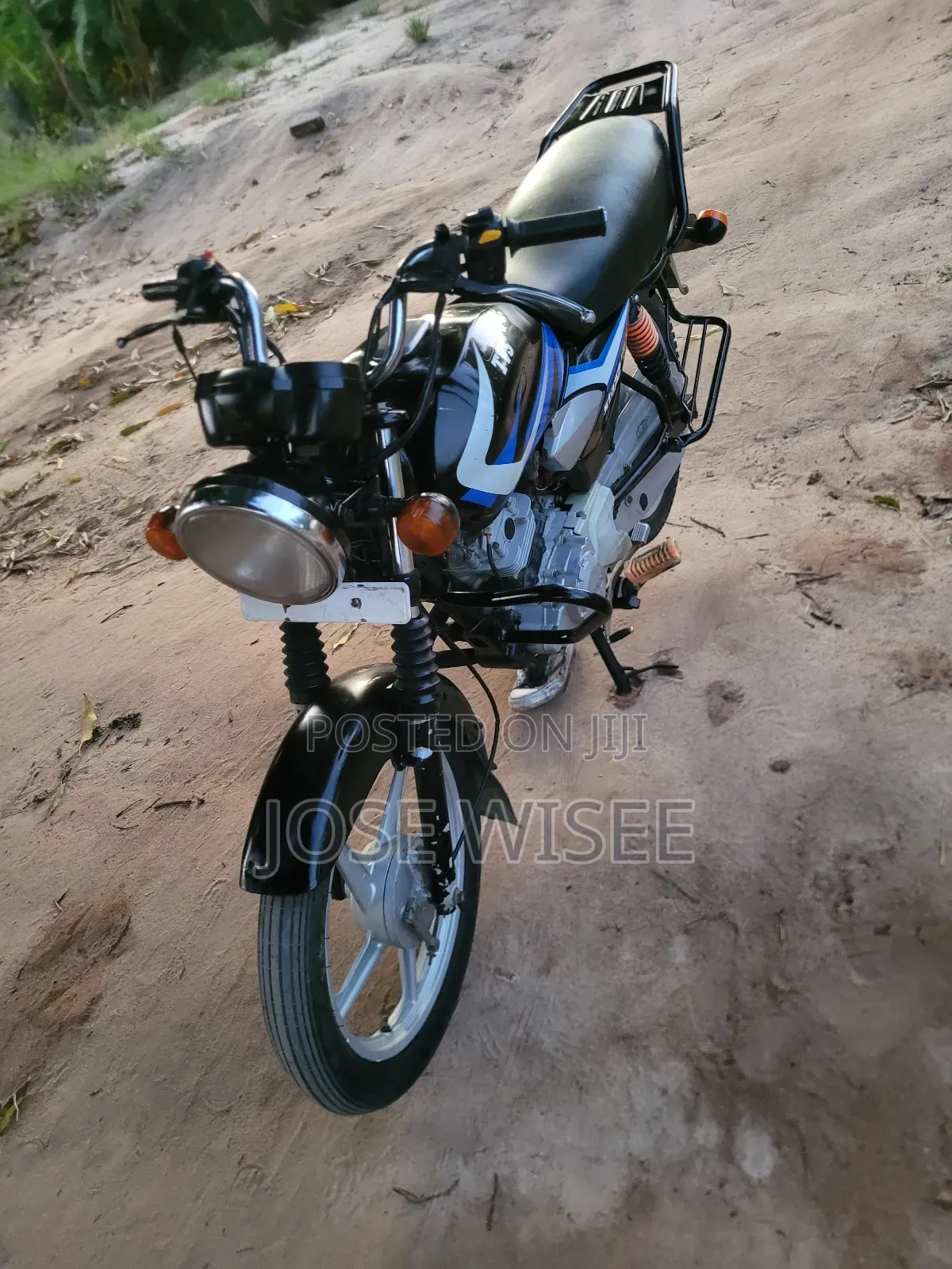 TVS HLX 125 2024 Black