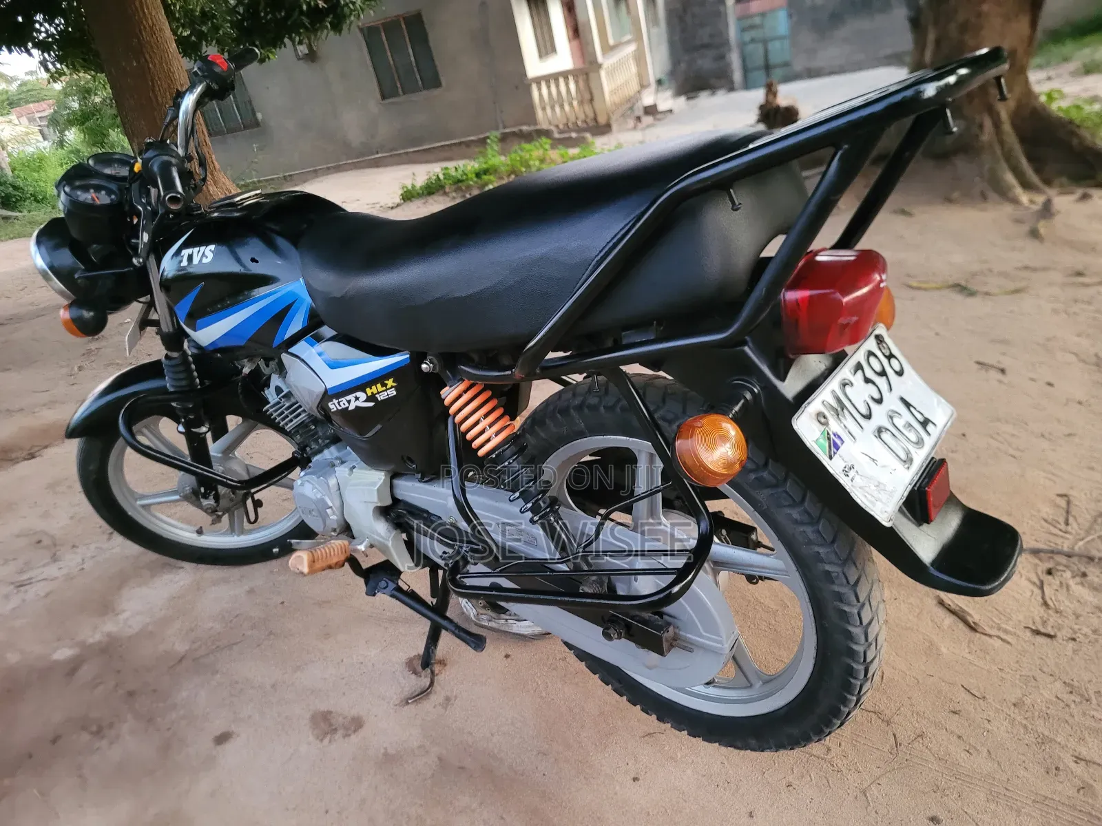 TVS HLX 125 2024 Black