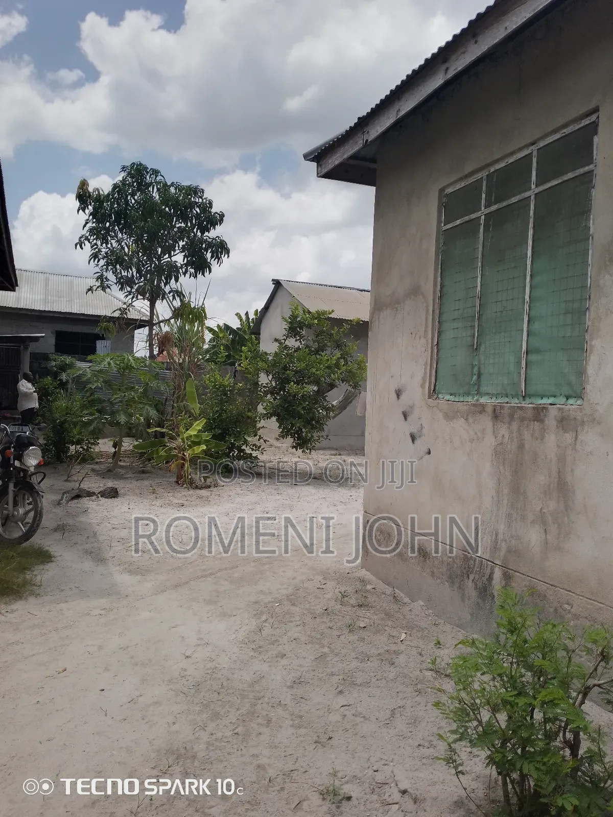 6bdrm Apartment in Tanzania Daresalaam, Ilala for sale