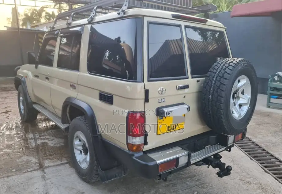 Toyota Land Cruiser 2012 Beige