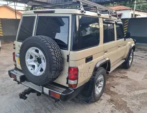 Toyota Land Cruiser 2012 Beige