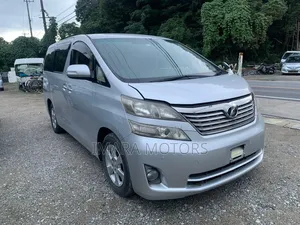 Toyota Vellfire 2010 Silver