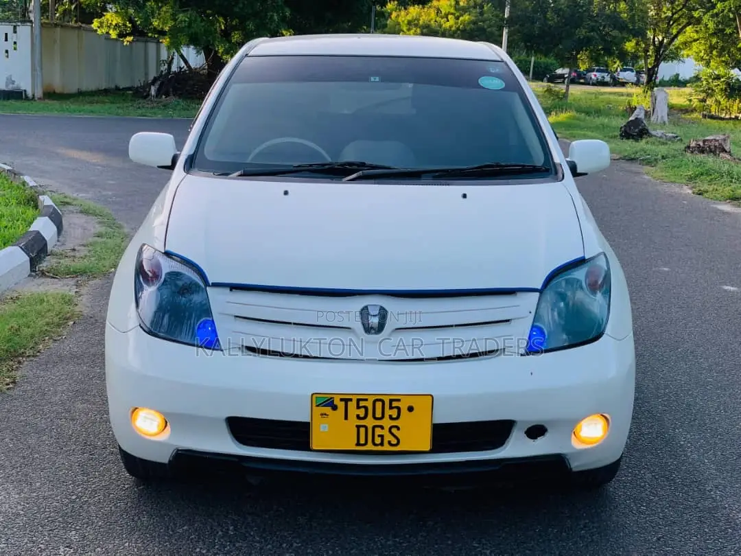 Toyota IST 2005 White