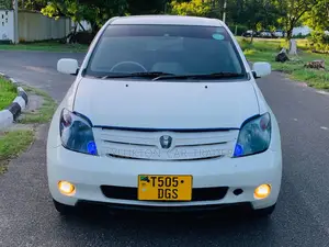 Toyota IST 2005 White