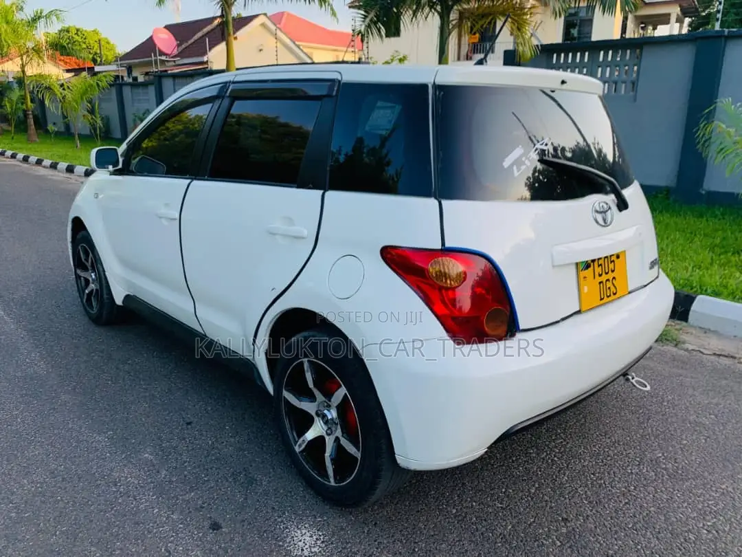 Toyota IST 2005 White