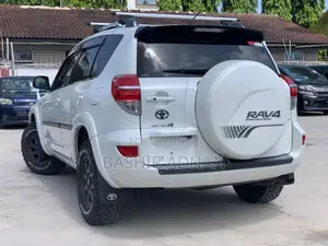 Toyota RAV4 2.4 2008 Pearl