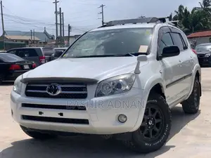 Toyota RAV4 2.4 2008 Pearl