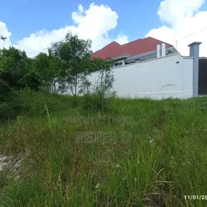 Kiwanja Njia Ya Kibwegere Kinagusa Lami