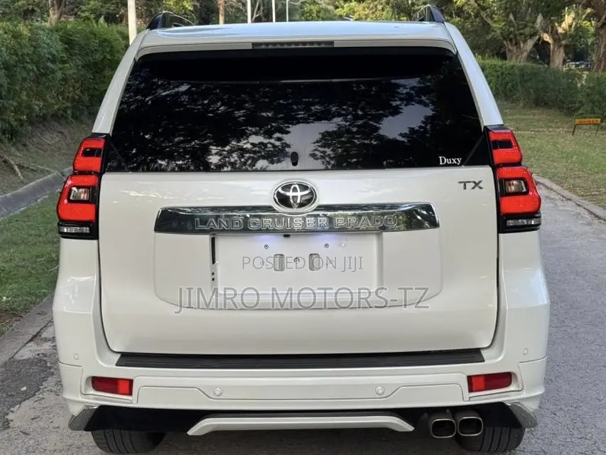 Toyota Land Cruiser Prado 2023 White