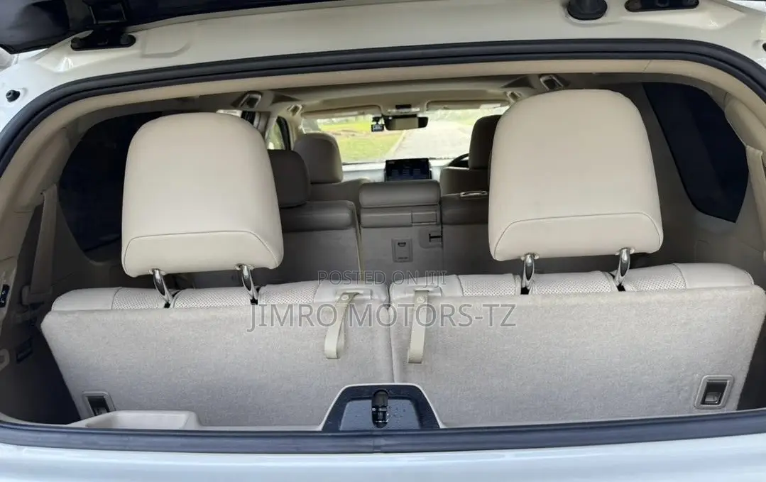 Toyota Land Cruiser Prado 2023 White