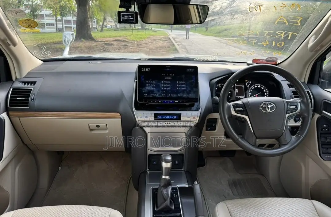 Toyota Land Cruiser Prado 2023 White