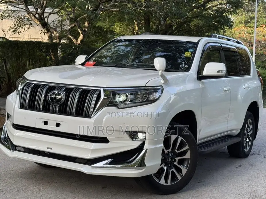 Toyota Land Cruiser Prado 2023 White