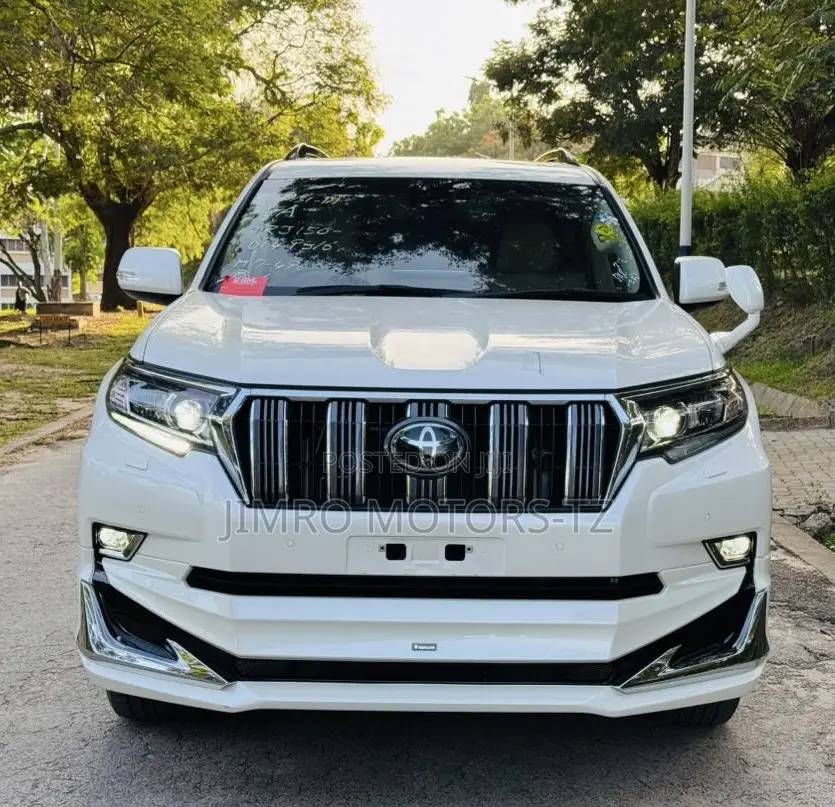 Toyota Land Cruiser Prado 2023 White
