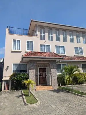 4bdrm Villa in Coolest Estate, Kinondoni for rent