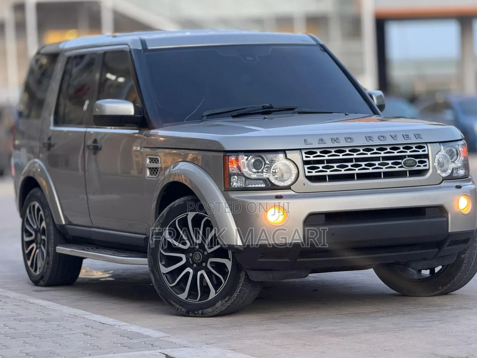 Land Rover Discovery 2014 Gold