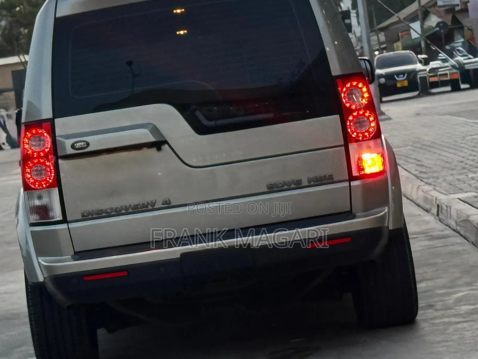 Land Rover Discovery 2014 Gold