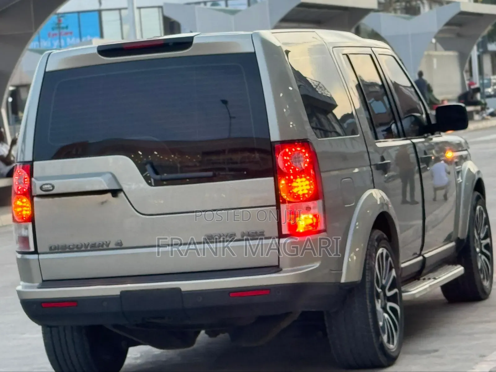 Land Rover Discovery 2014 Gold