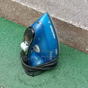 Morphy Richards Steam Iron/ Pasi Mvuke