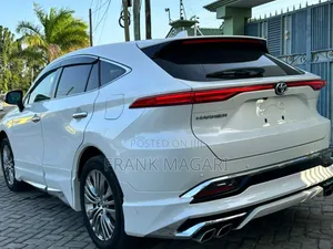Toyota Harrier 2022 White